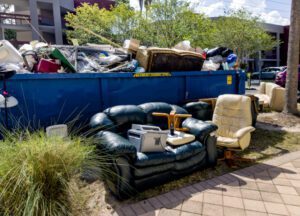 4 Reasons to Hire a Junk Removal Company
